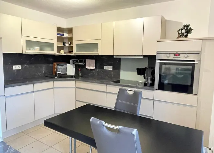 Appartement Sued 77qm - Ruhige Lage Nahe Rhein & Innenstadt *